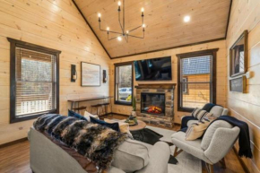 Bearfoot Bungalow NEW BUILD w Hot Tub Arcade